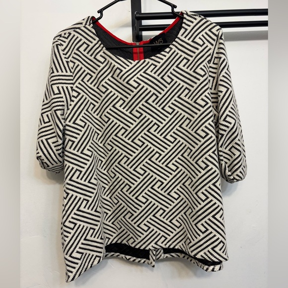 W5 Tops - W5 By Anthropologie Black &White Geometric Pattern 3/4 Sleeve Blouse Woman’s XL